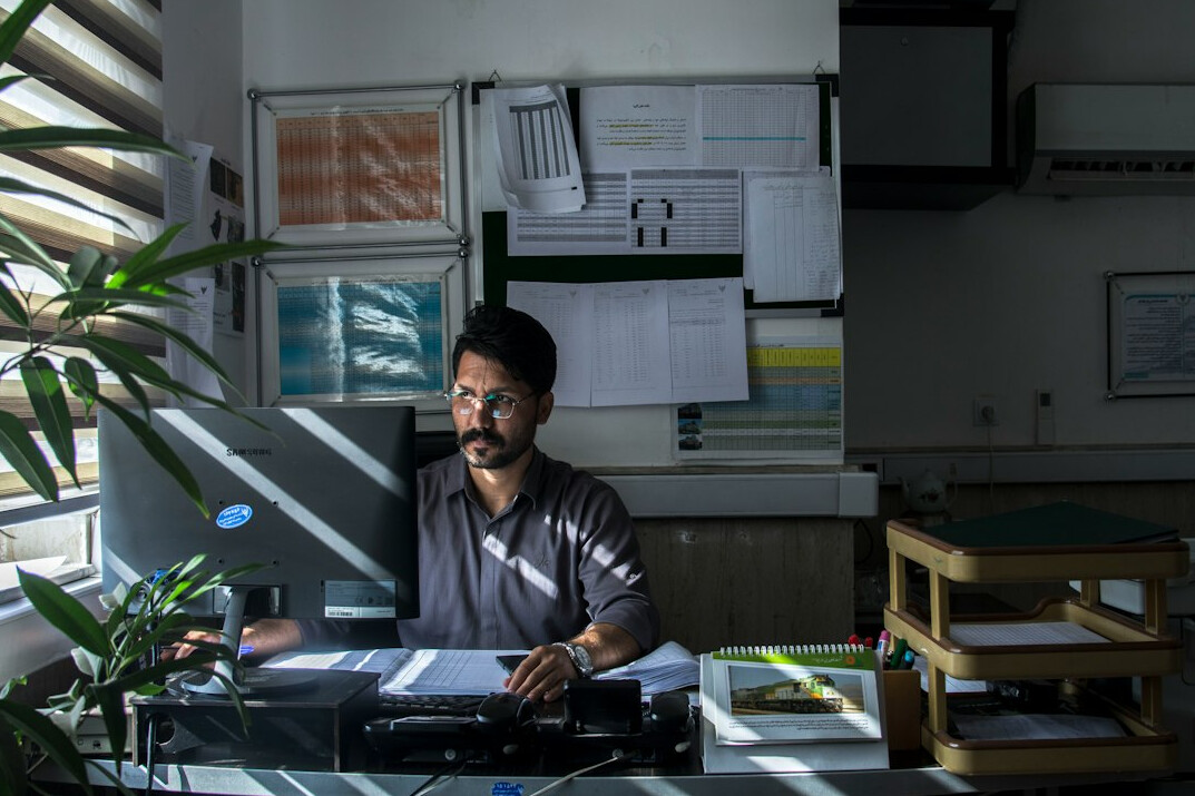 investigator in office